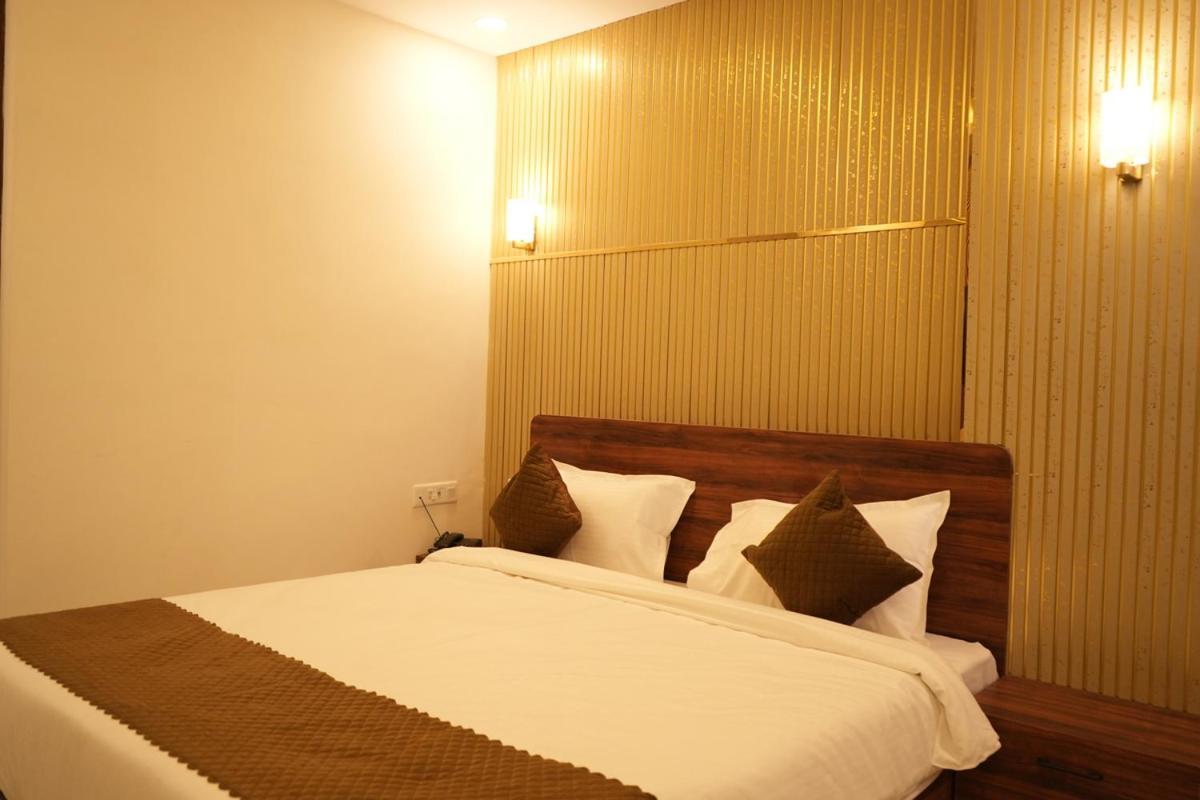 Hotel Golden Palace Lucknow Exterior foto